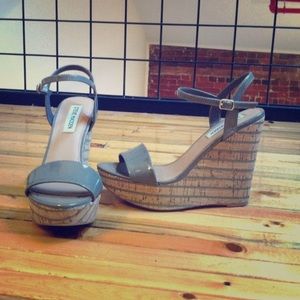 Steve Madden grey patent wedges