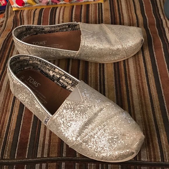 TOMS Y4.5 Silver Glitter shoes for girls EUC