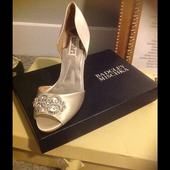 Heels- never worn