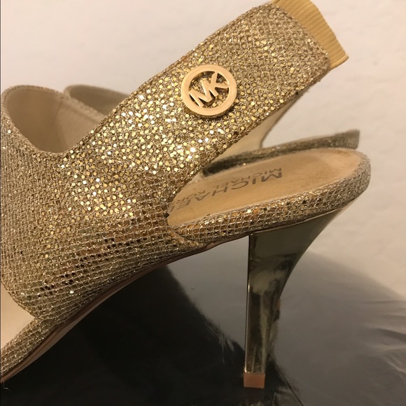 Michael Kors Gold Size 9 Women's Dress Shoes
