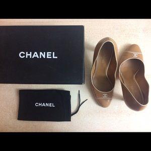 CLASSIC TIPPED CHANEL PUMPS