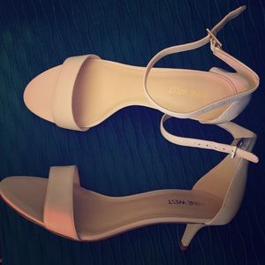 Nine West White Leisa Kitten Heels