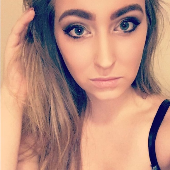 Meet your Posher, Serena - Picture 2 of 3