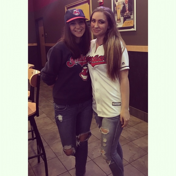 Meet your Posher, Serena - Picture 3 of 3