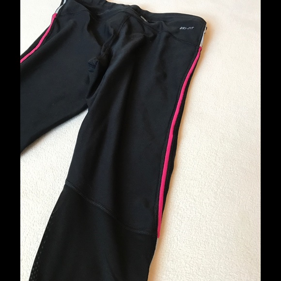 Nike leggings with mesh back - Picture 2 of 3