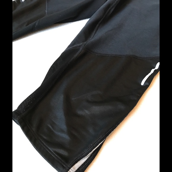 Nike leggings with mesh back - Picture 3 of 3