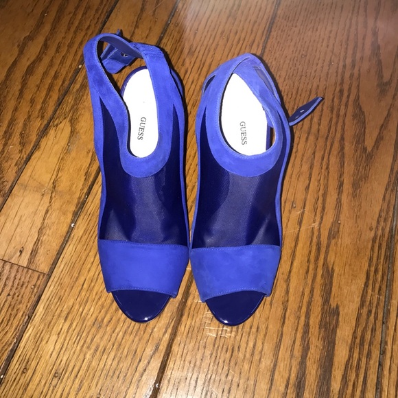 Guess 👠 - Picture 3 of 3