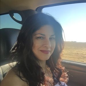 Meet your Posher, Elizabeth