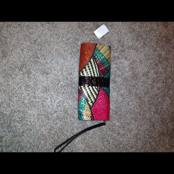 Patterned clutch - Picture 2 of 3