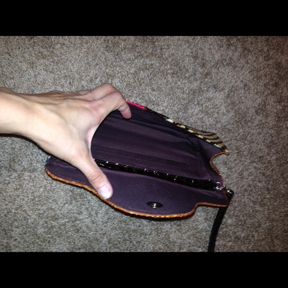 Patterned clutch - Picture 3 of 3