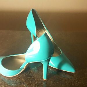 Beautiful brand new teal heels