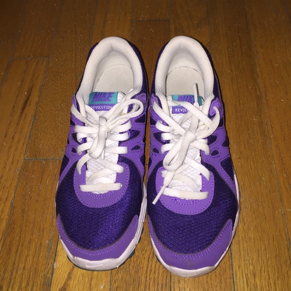 Nike revolution 2 running sneaker