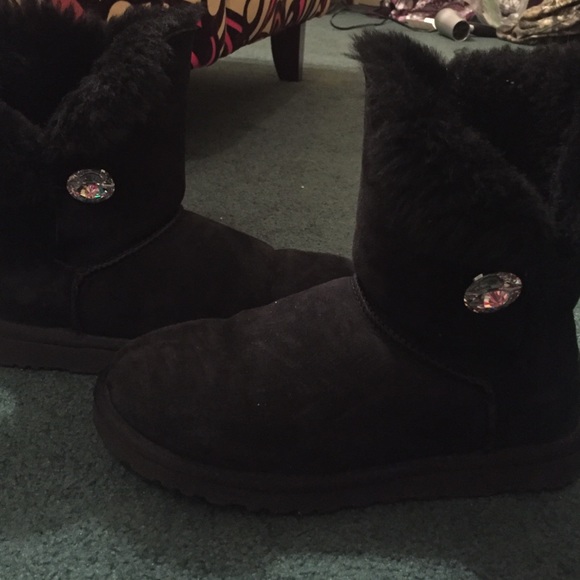 Short black Uggs