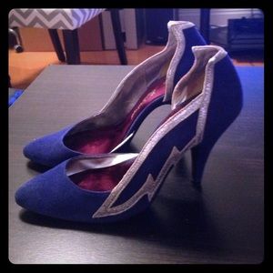 Kathryn Amberleigh size 7 1/2