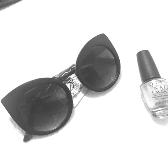 🍂ONE HOUR SALE NEW CATEYE SUNGLASSES - Picture 2 of 6
