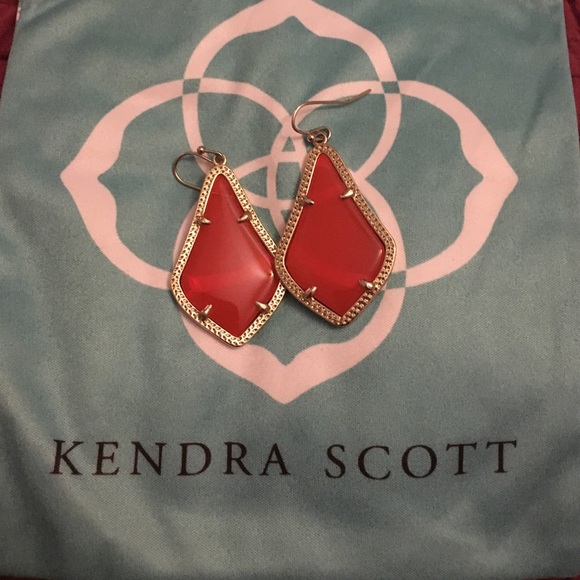 Kendra Scott Alex earrings!