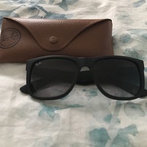 Authentic Ray Ban Sunglasses - Justin Classic