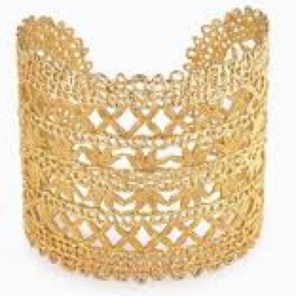 Alilia lace cuff