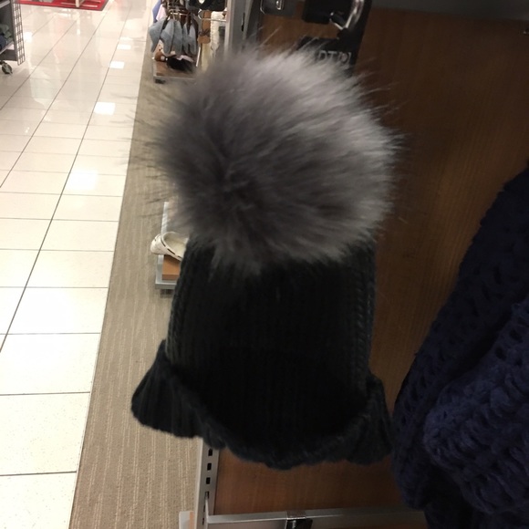 Meet your Posher, Ginny - Picture 1 of 1