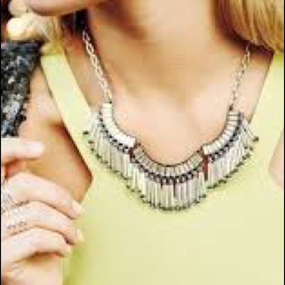 Stella and Dot Twilight fringe necklace