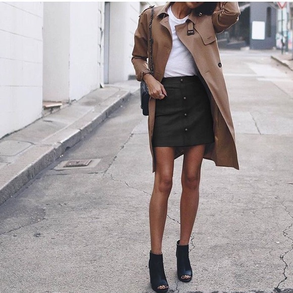 SAKS FIFTH AVENUE navy suede skirt - Picture 2 of 2