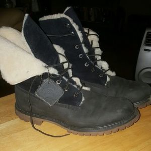 Black suede Timberland boots with shearling