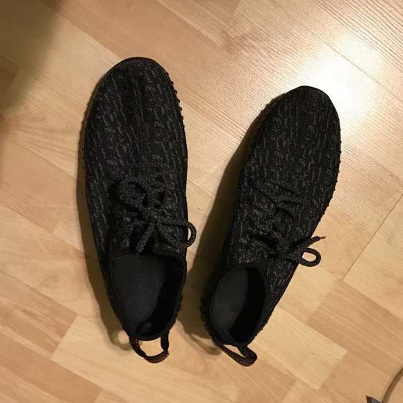 obviously fake yeezys