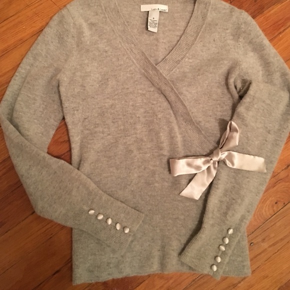 Wool wrap sweater with details