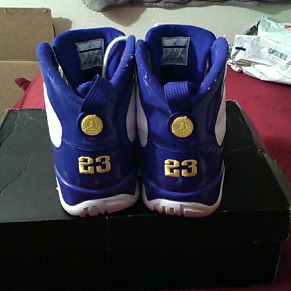 Shoes - Picture 3 of 4