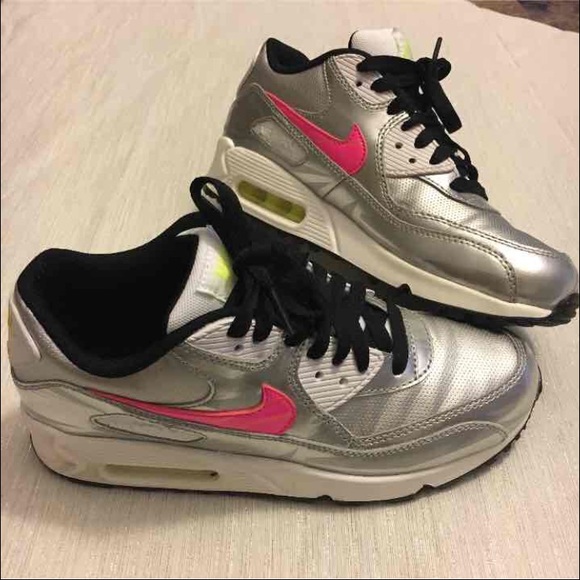 boys nike air max trainers size 5.5 boys nike air max trainers size 5.5