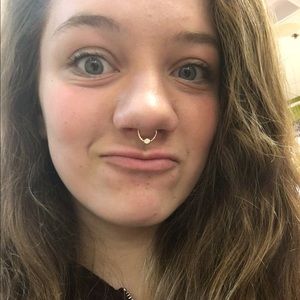 Meet your Posher, Mia