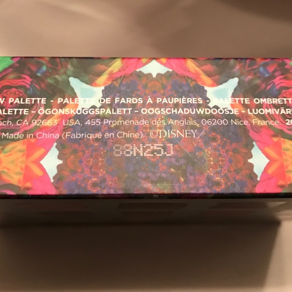 Urban decay Alice through the looking glass pallet - Picture 3 of 3