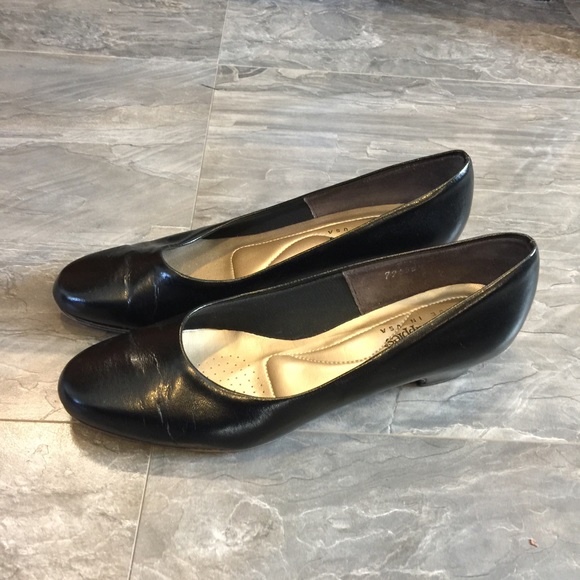 Shoes - Picture 2 of 3