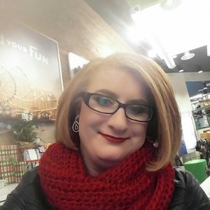 Meet your Posher, Dana