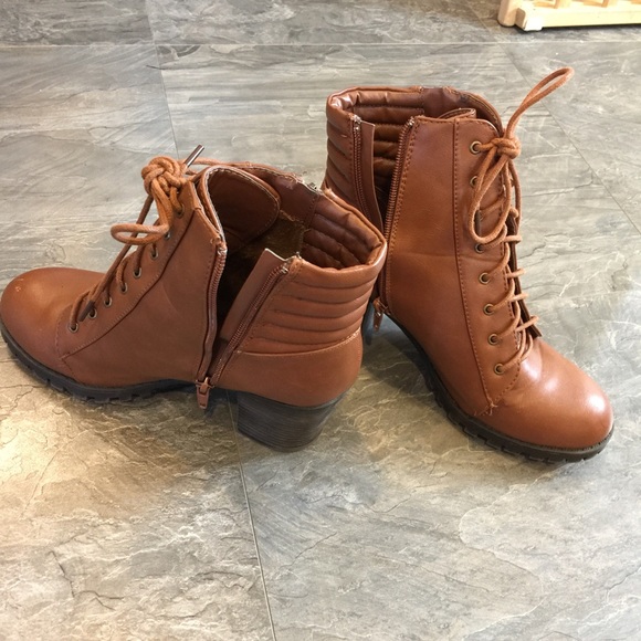 Boots - Picture 2 of 4