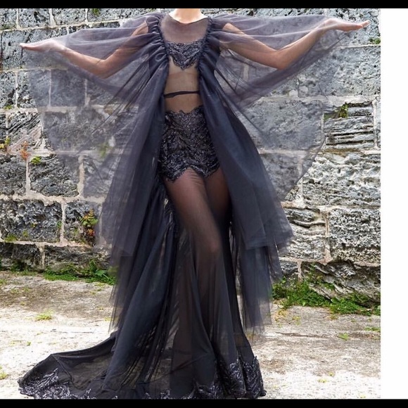 Aldolfo Sanchez Sample size Black Gown