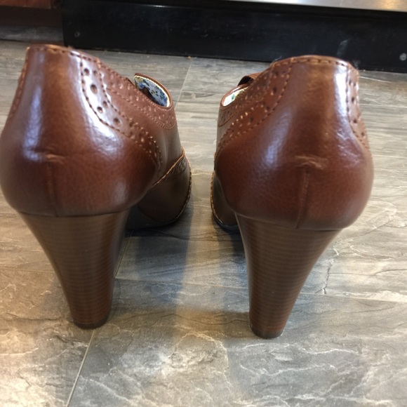 Heels - Picture 3 of 3