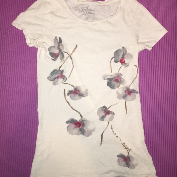 American Eagle Women's Graphic Tee