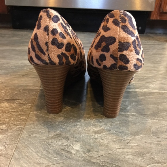 Heels - Picture 2 of 4