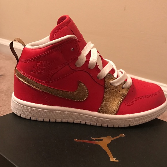 Custom Hand Painted Jordan 1's (Limited)