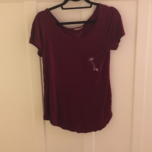 Maroon pocket t