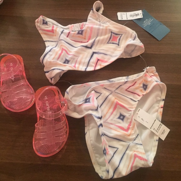 Brand new 5T Old Navy two piece swimsuit.