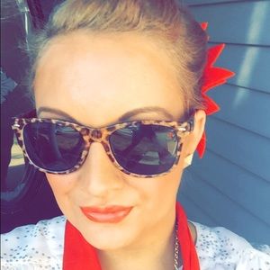 Meet your Posher, Laura