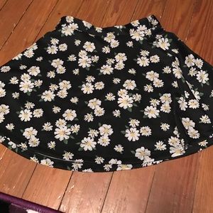 Forever 21 daisy print skater skirt