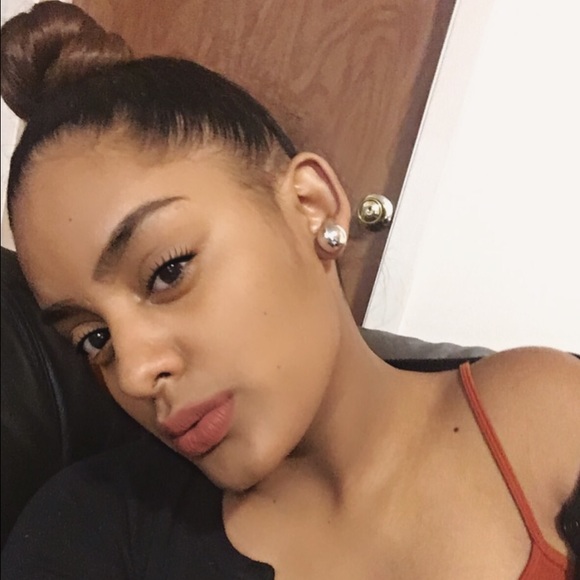 Meet your Posher, Marienny - Picture 1 of 1