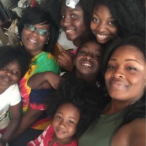 Meet your Posher, Carolyn