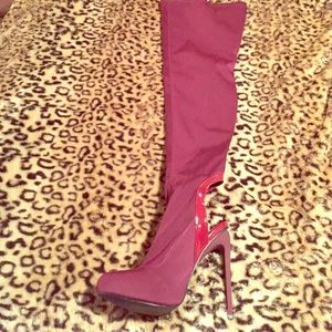 Over the knee burgundy boot
