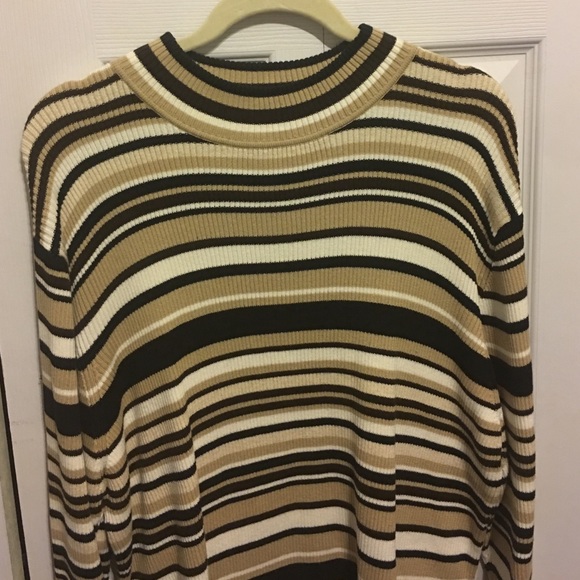 Brown tan & white turtle neck