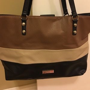 Jessica Simpson tote