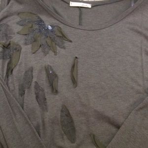 💥WKND SALE💥 Lush Embellished Long-Sleeve NWOT!